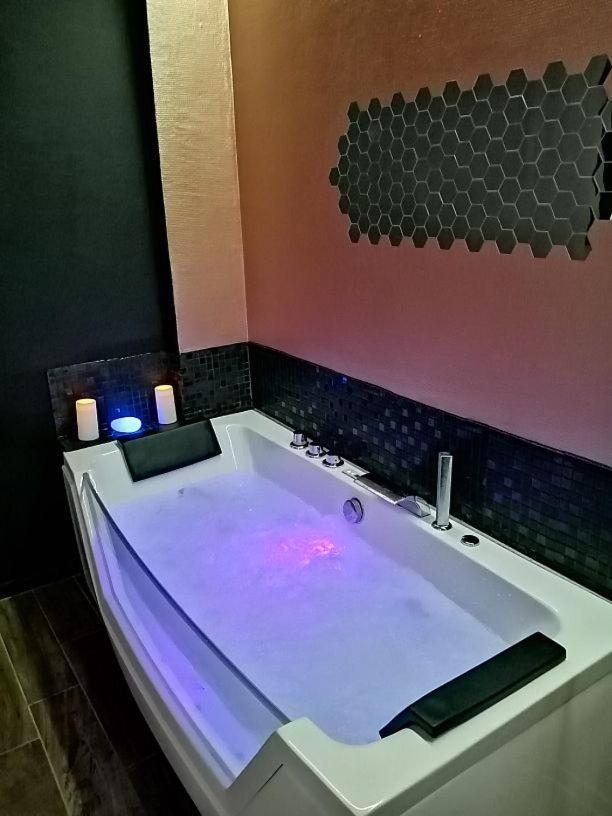 טרואה Appartement Avec Balneo Et Sauna Privatif - Le Rose Cuivre מראה חיצוני תמונה