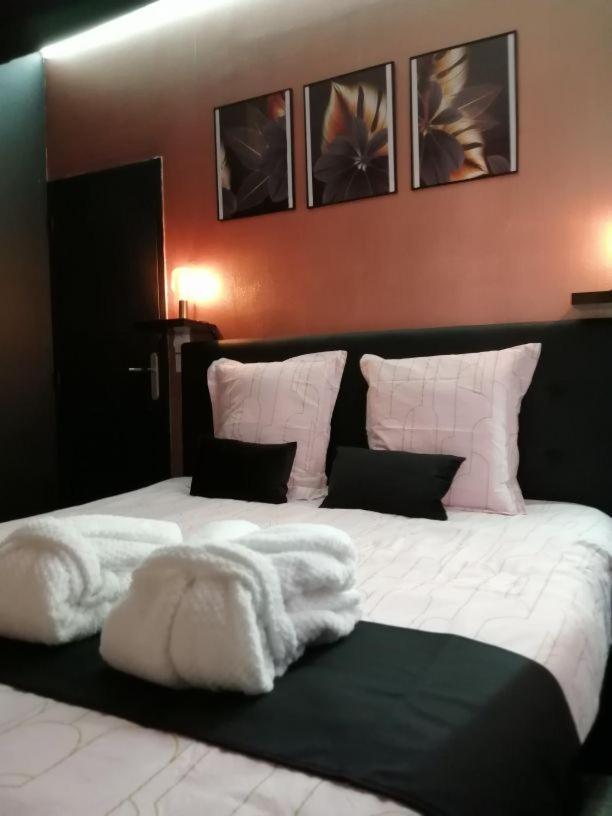 טרואה Appartement Avec Balneo Et Sauna Privatif - Le Rose Cuivre מראה חיצוני תמונה