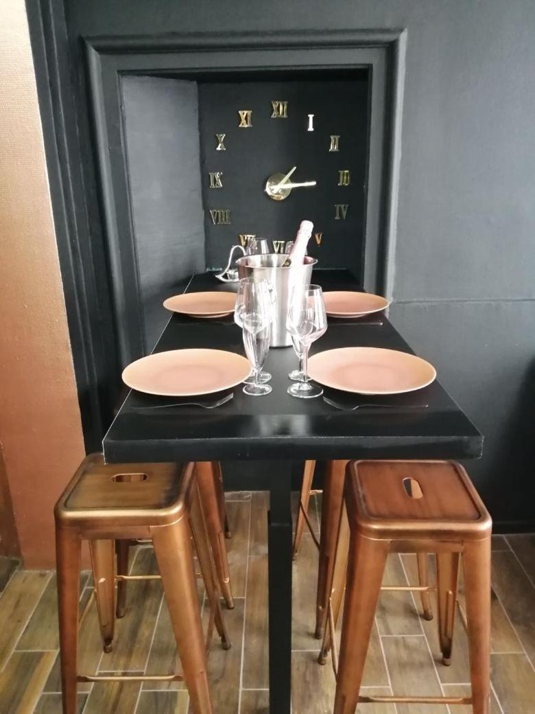 טרואה Appartement Avec Balneo Et Sauna Privatif - Le Rose Cuivre מראה חיצוני תמונה